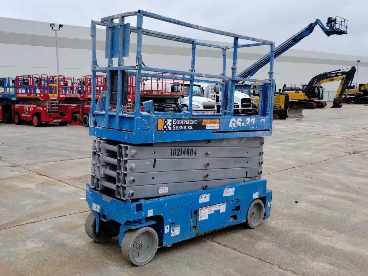 2017 Genie GS-3232