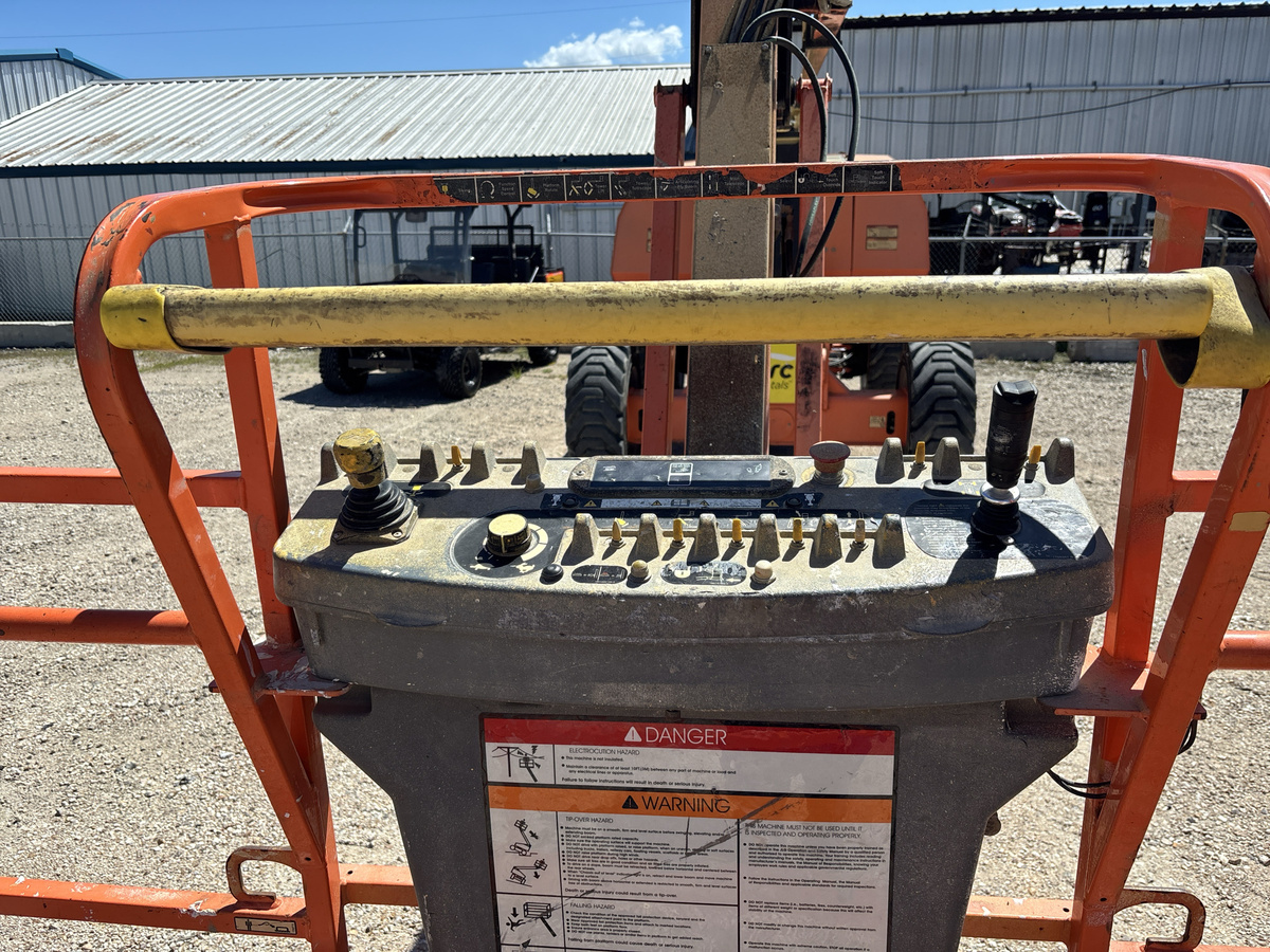 2018 JLG 800AJ-6