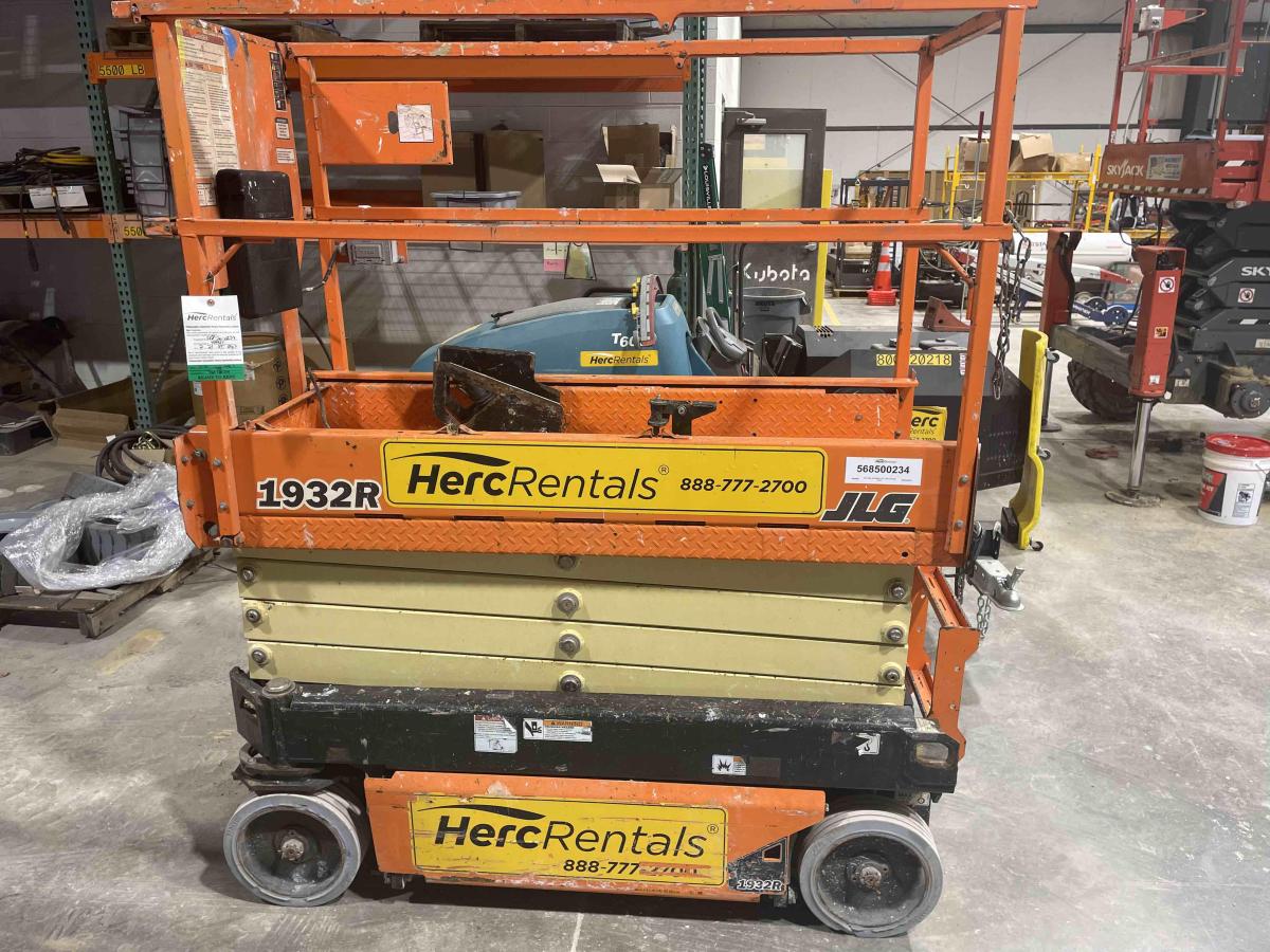2018 JLG 1932R