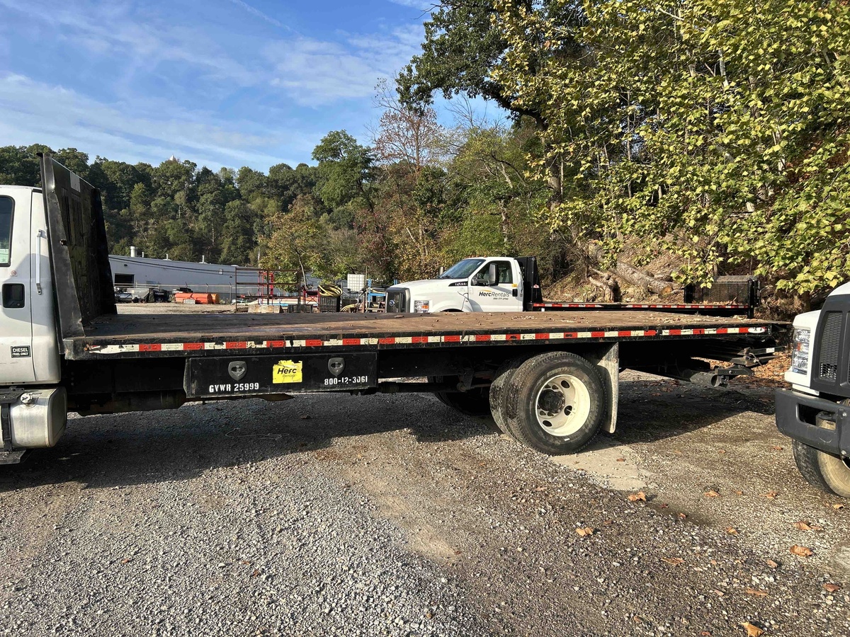 2017 Ford F750-6