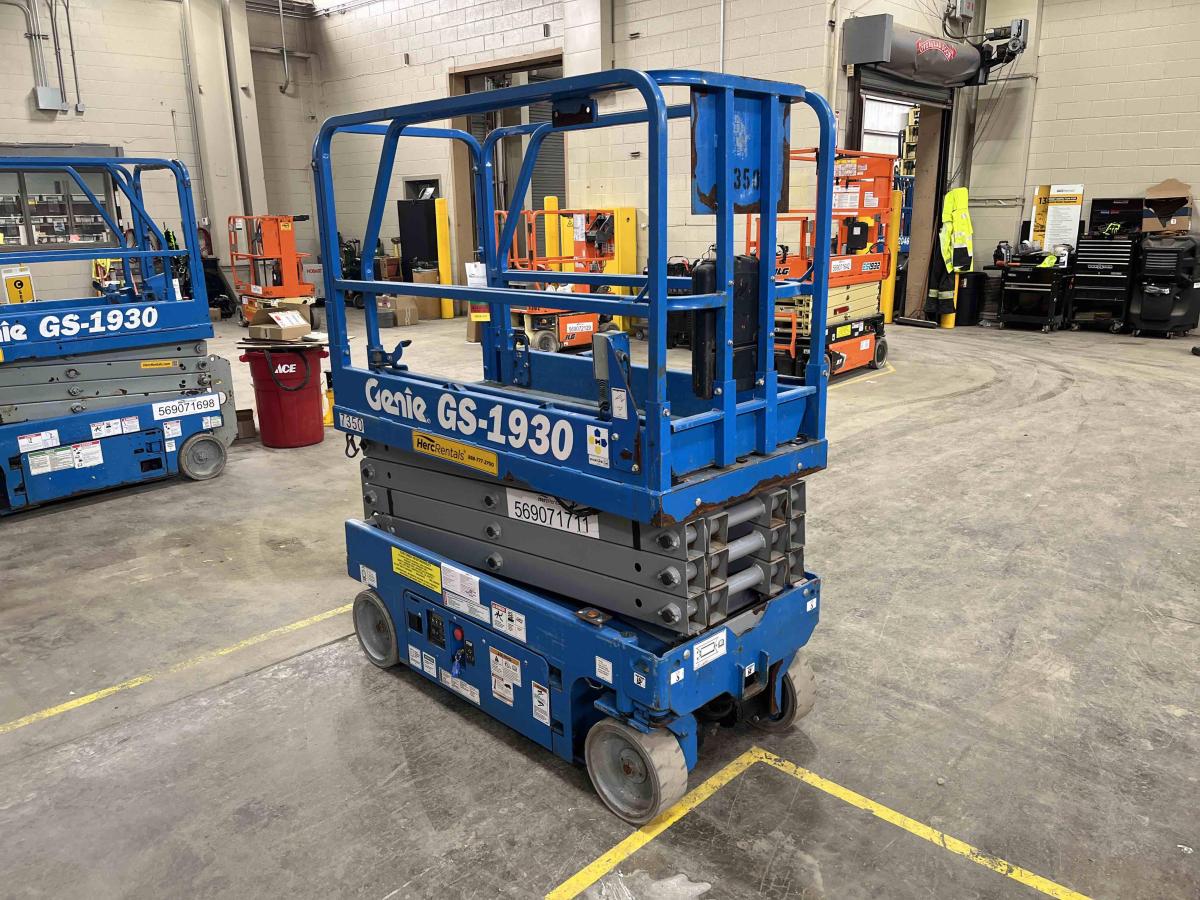 2018 Genie GS-1930