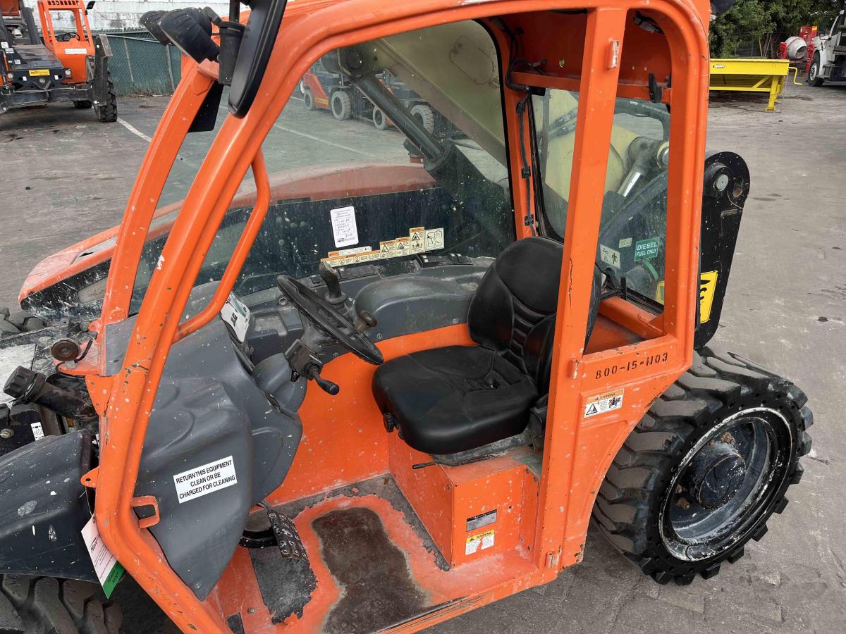 2017 JLG G5-18A