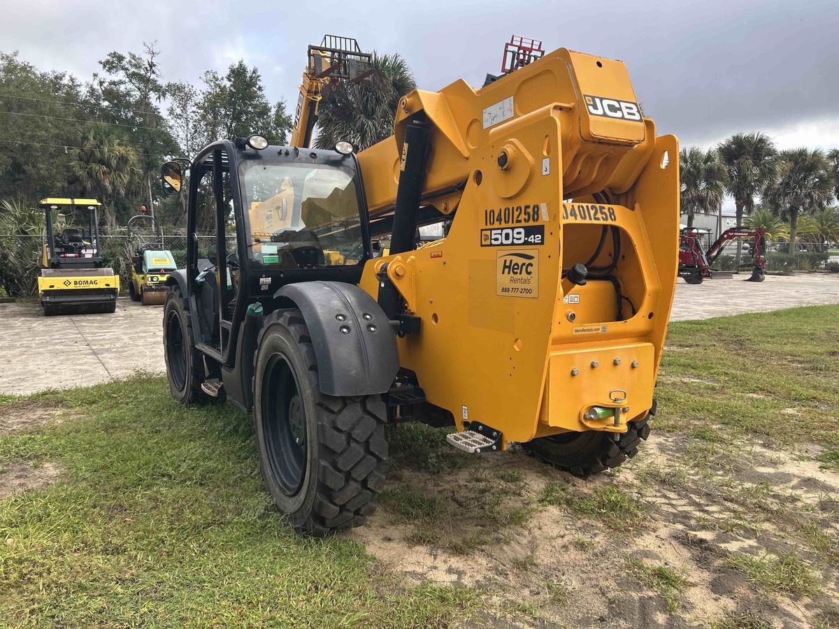 2023 JCB 509-42-6