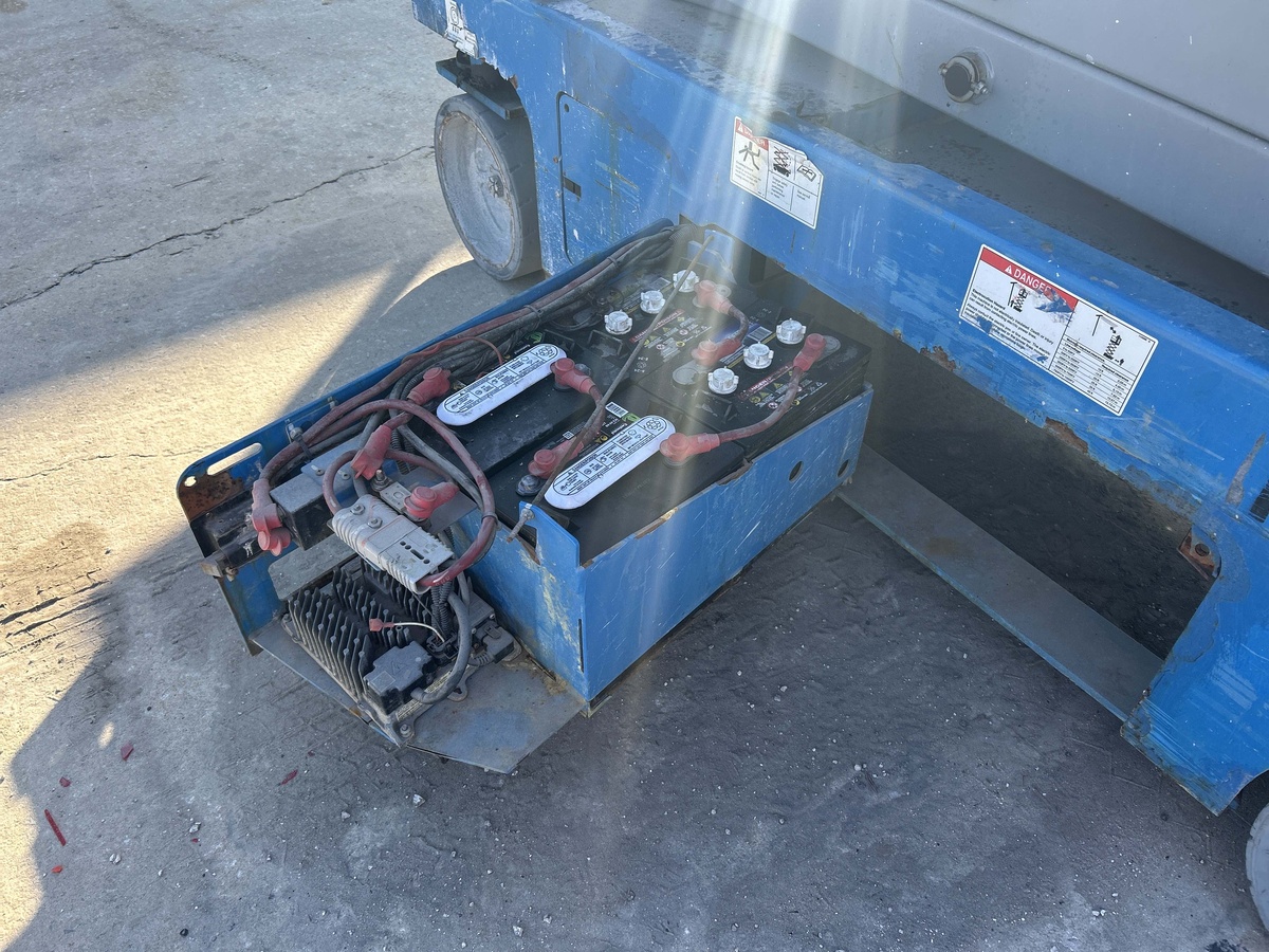 2018 Genie GS-3246-8