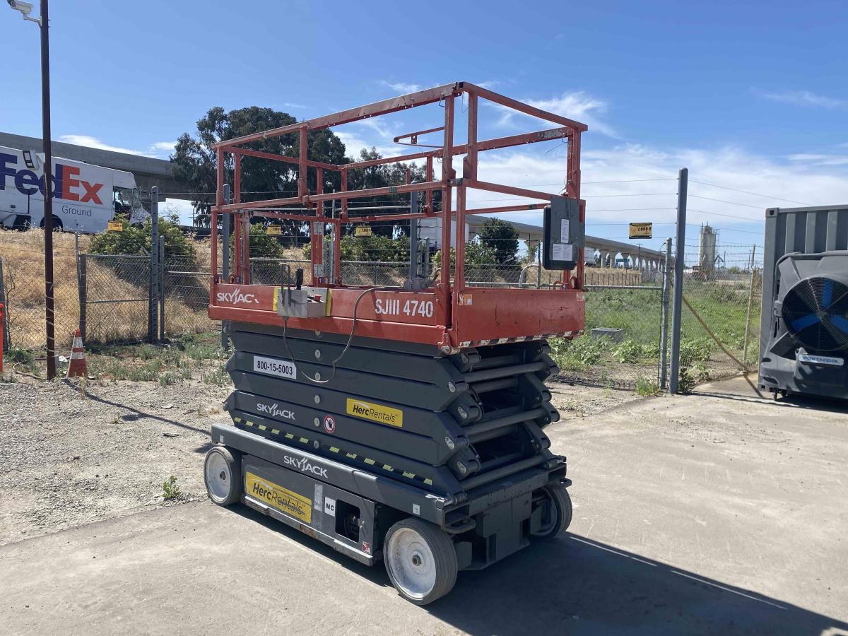 2017 Skyjack SJ4740-1