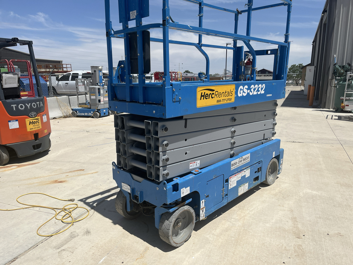 2019 Genie GS-3232-4