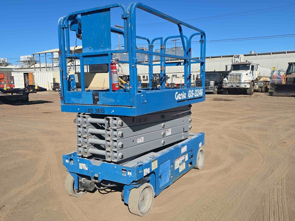 2017 Genie GS-3246-9