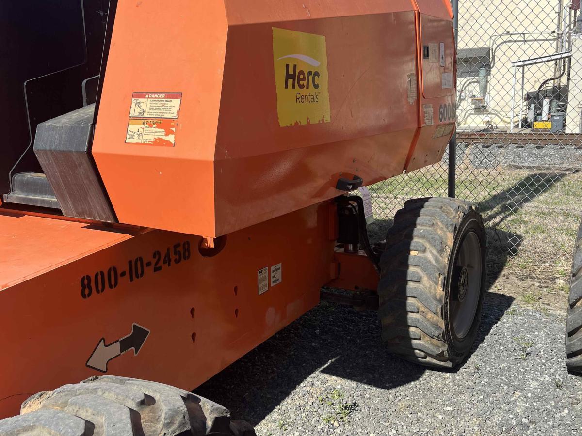 2016 JLG 600S