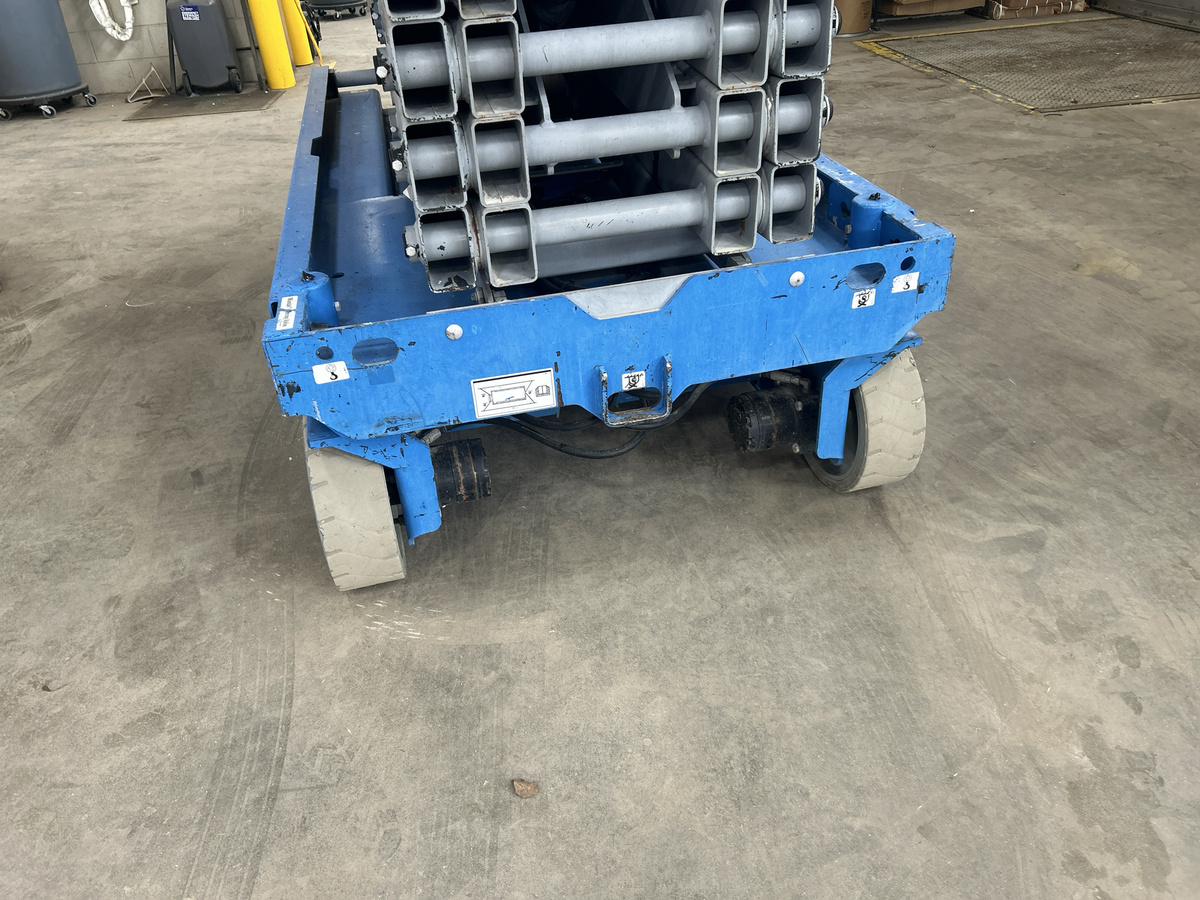 2016 Genie GS-3246-8