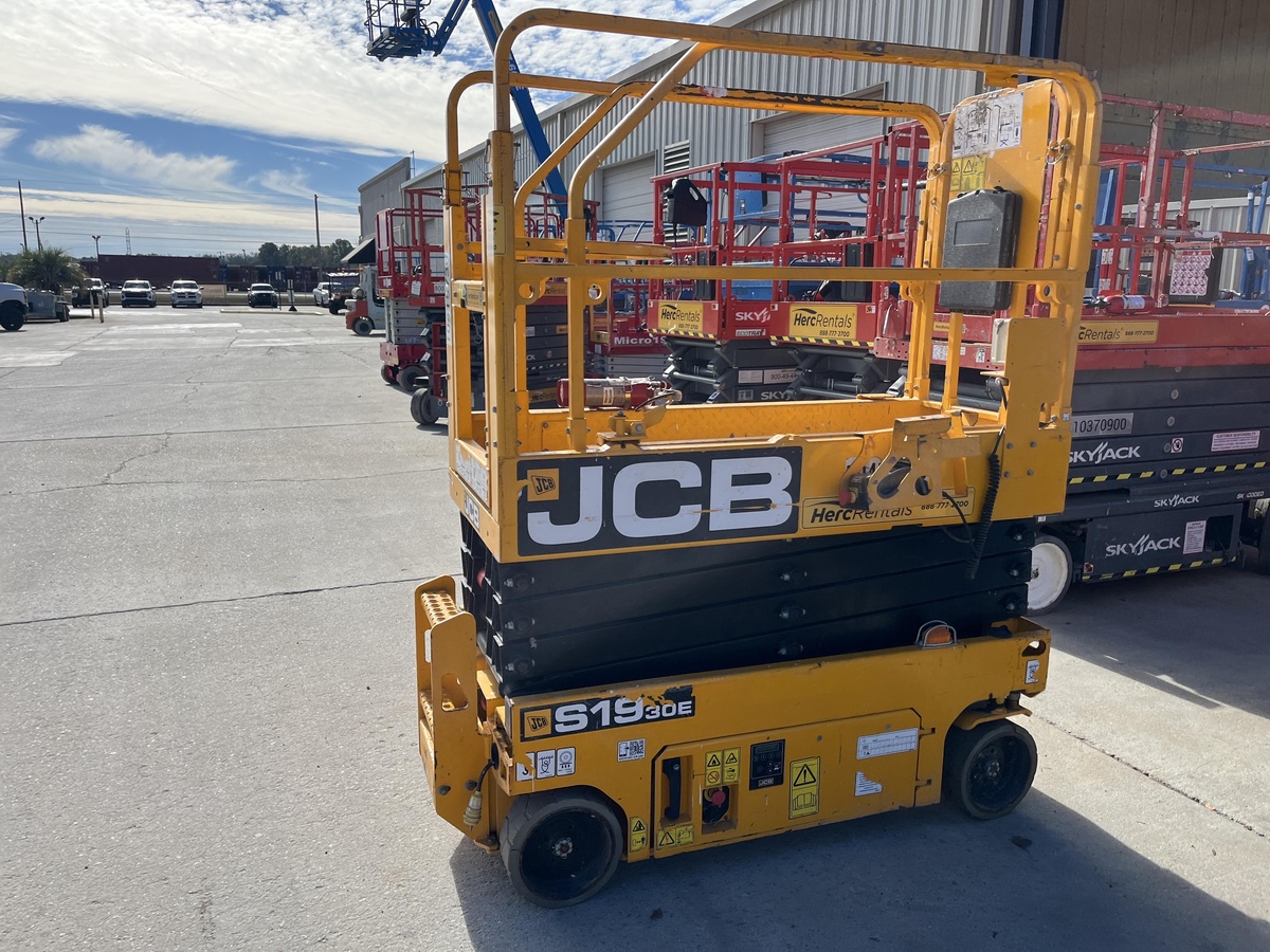 2023 JCB S1930E