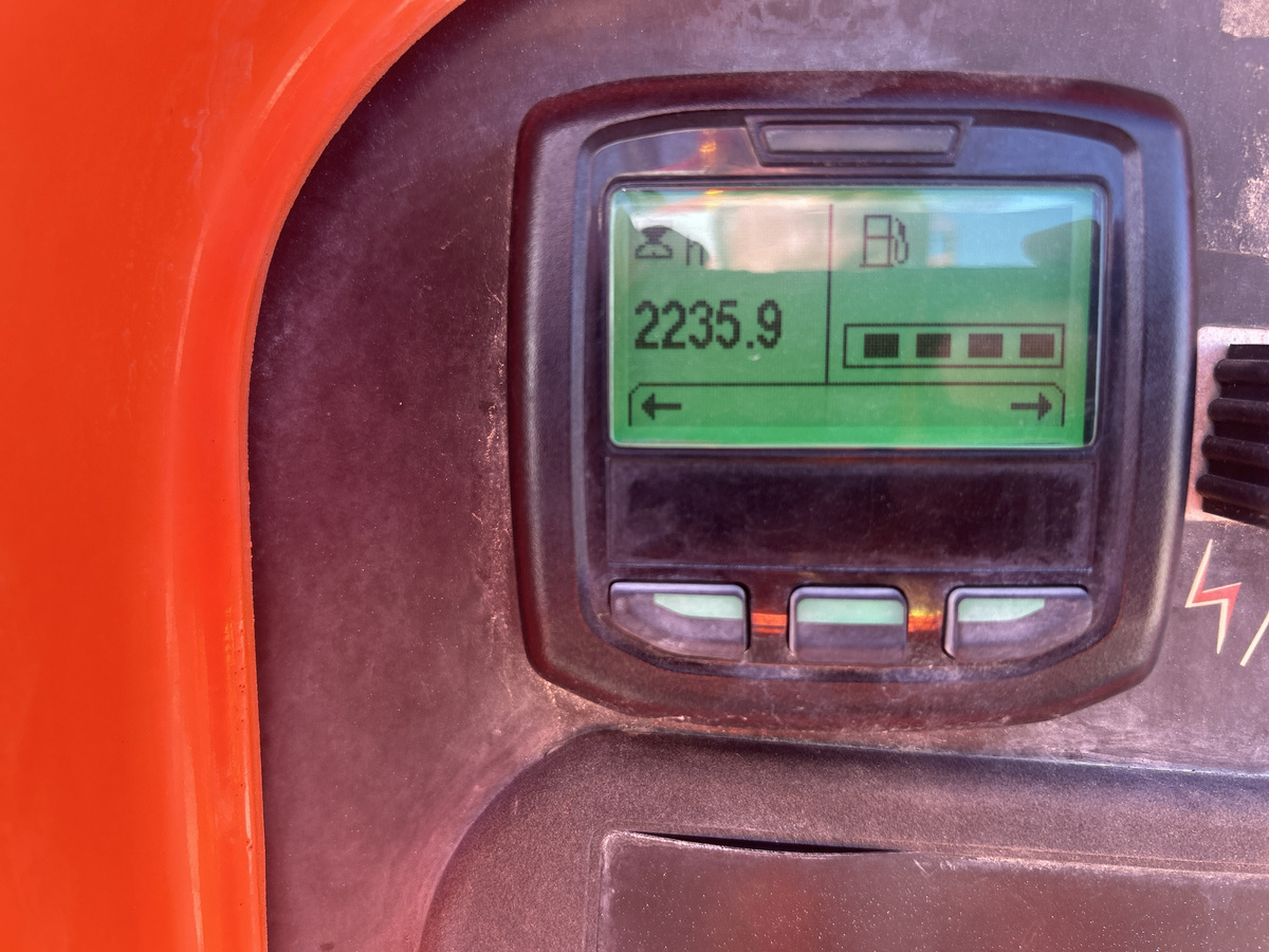 2018 JLG 400S