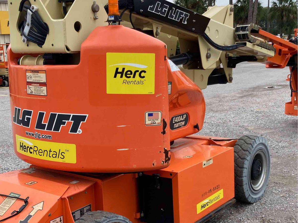 2015 JLG E400AJP