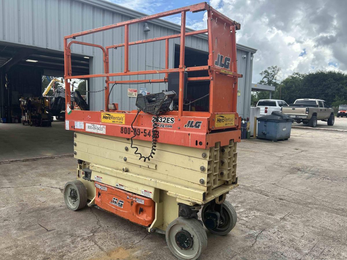 2016 JLG 2632ES