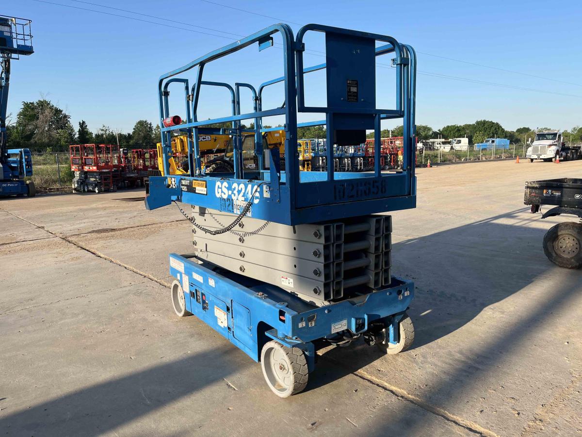 2017 Genie GS-3246-2