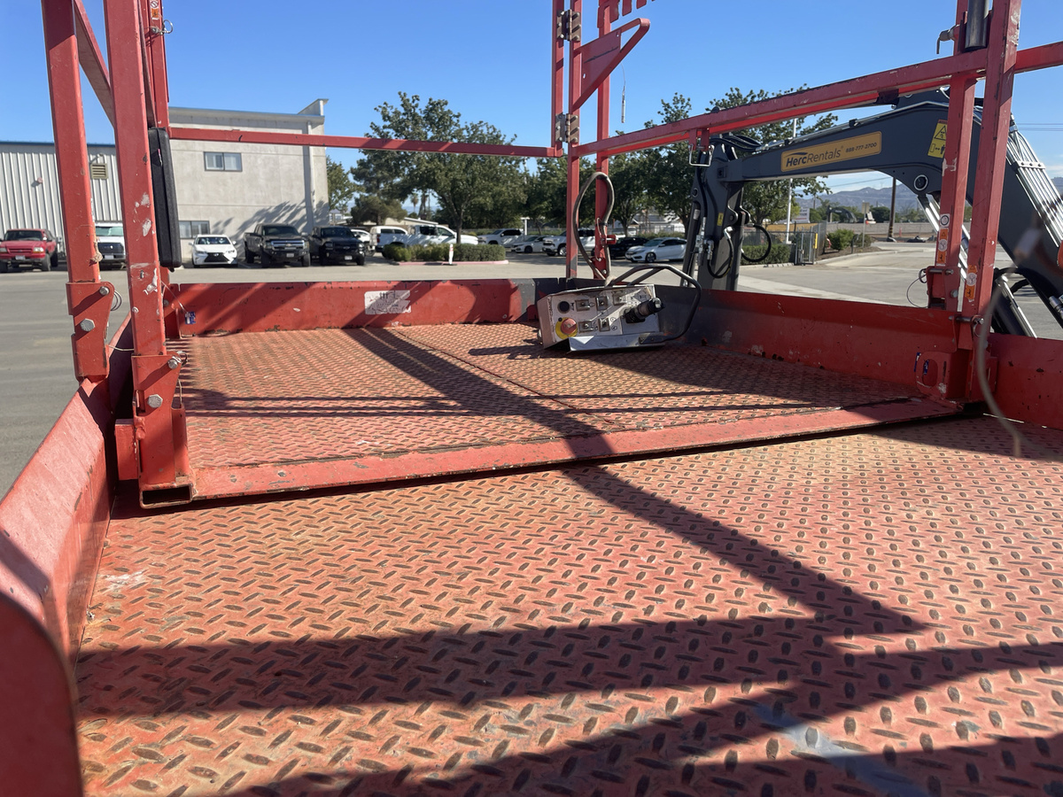 2018 Skyjack SJ-6826RT-5