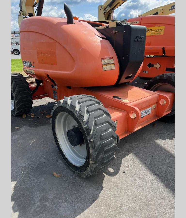 2008 JLG 600AJ