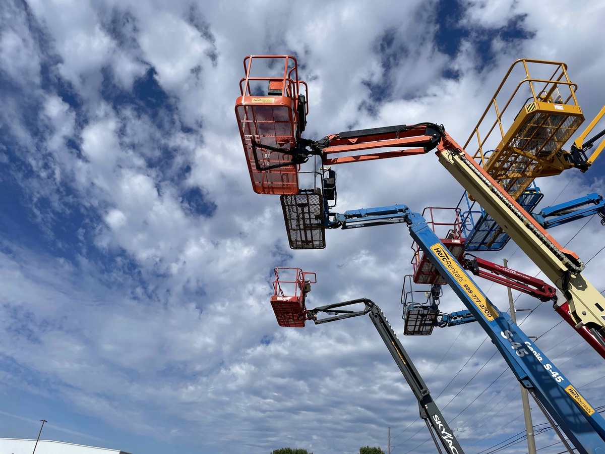 2018 JLG 460SJ-4