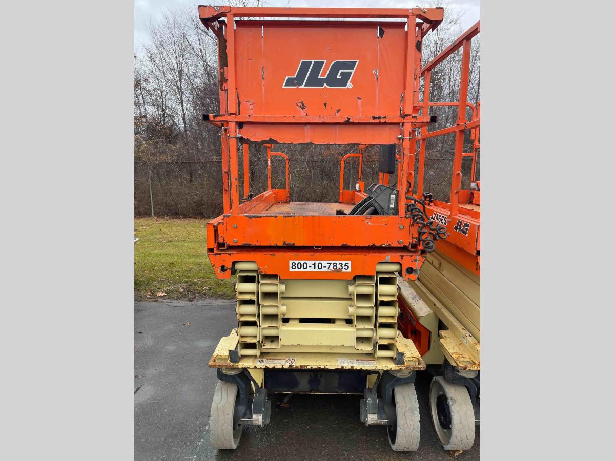 2016 JLG 3246ES