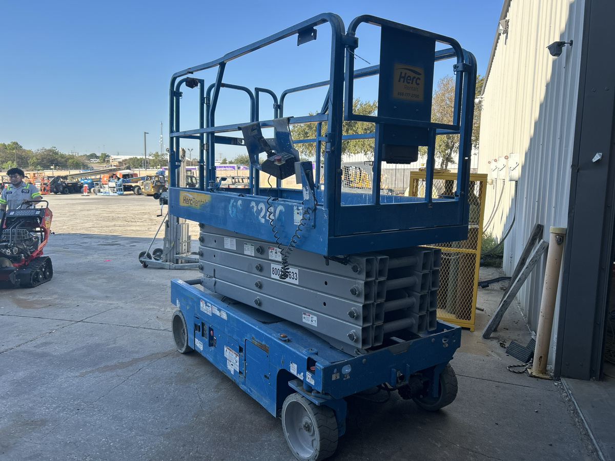 2019 Genie GS-3246-3