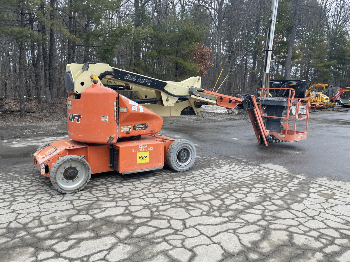2016 JLG E400AJPN-2