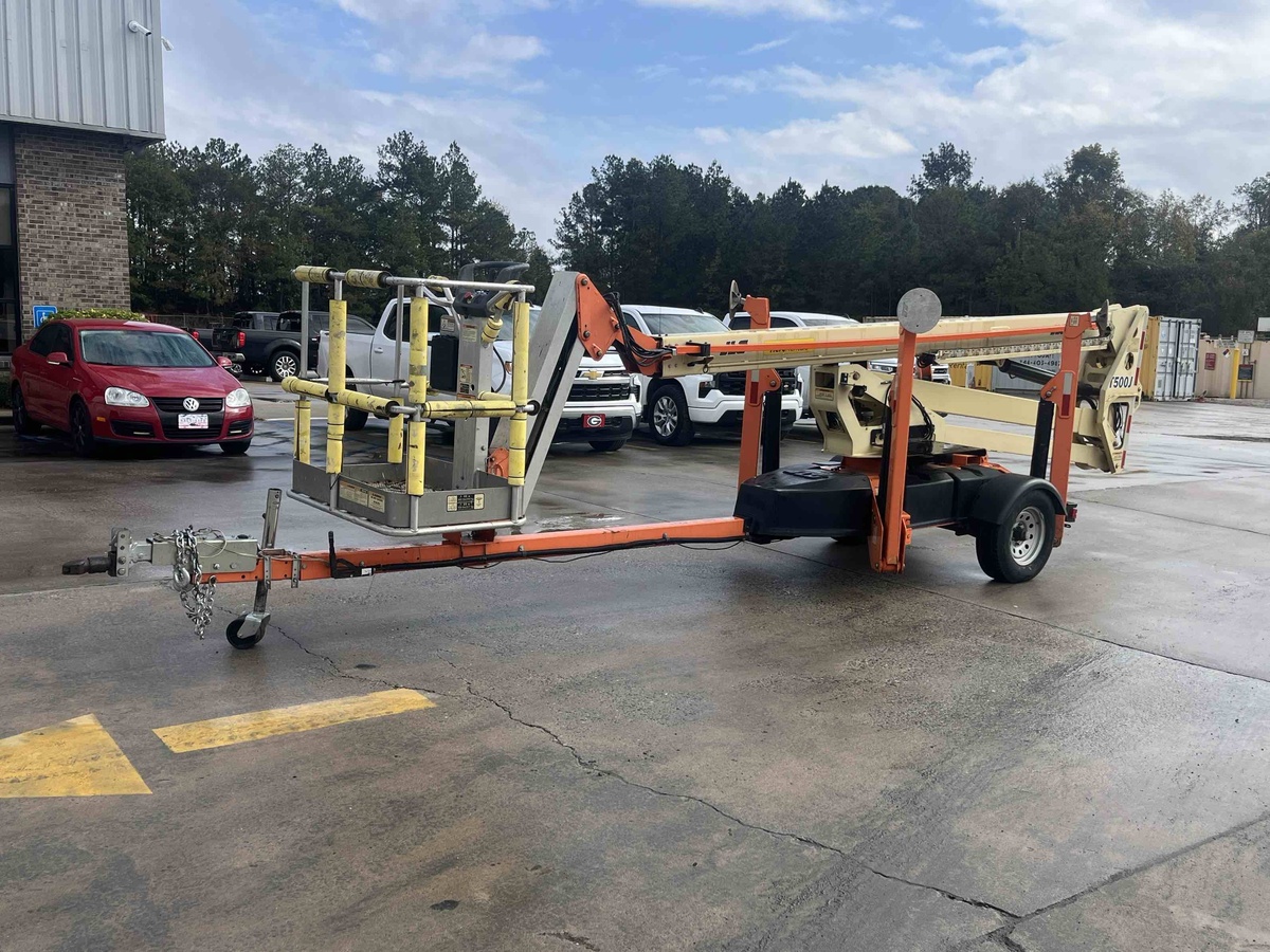 2017 JLG T500J-4