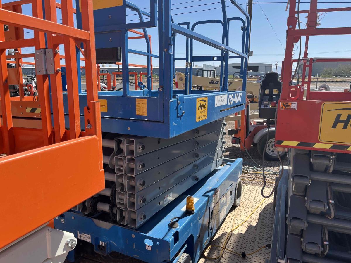 2017 Genie GS-4047
