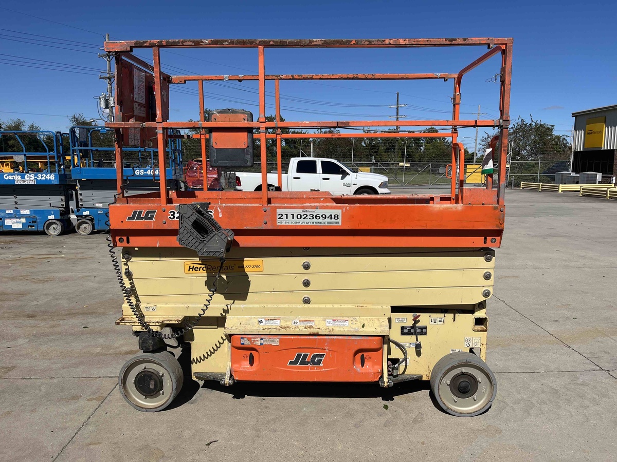 2018 JLG 3246ES-5