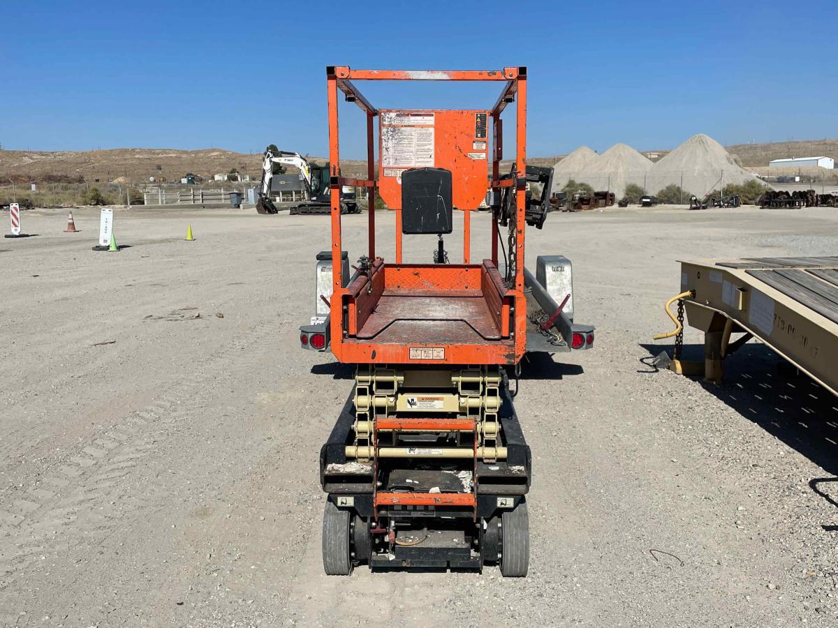 2017 JLG 1932R