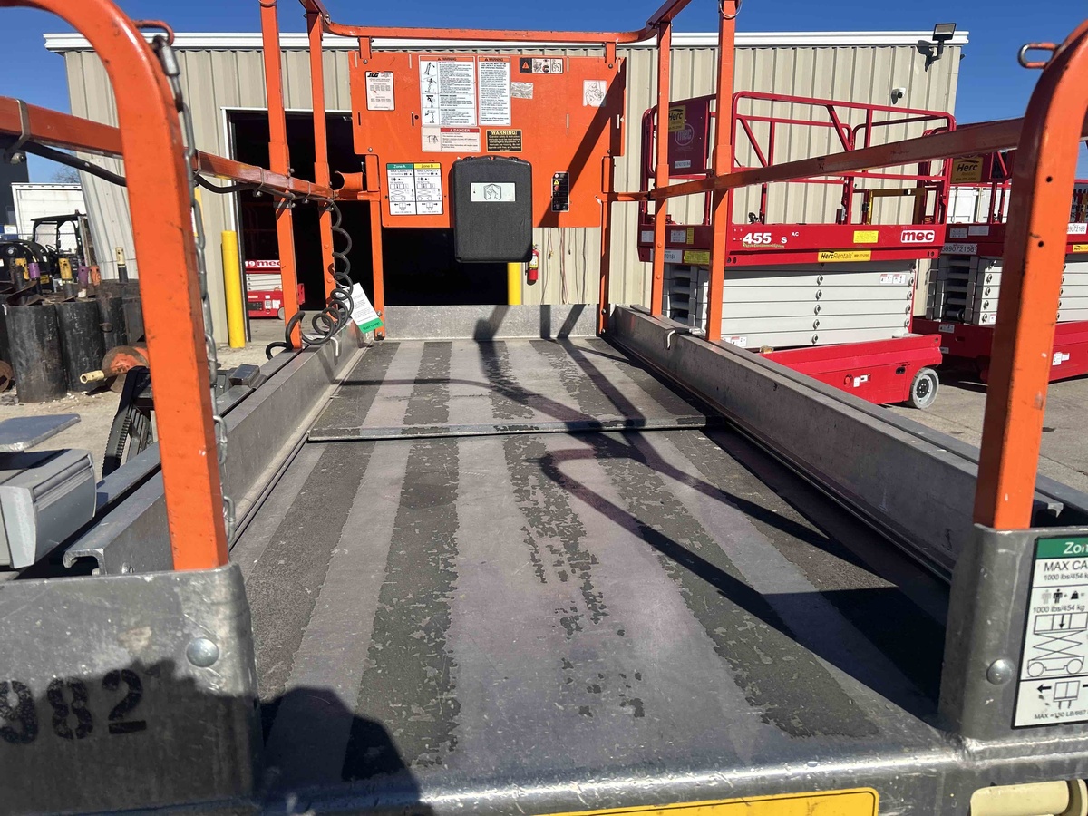 2014 JLG 3246ES-6