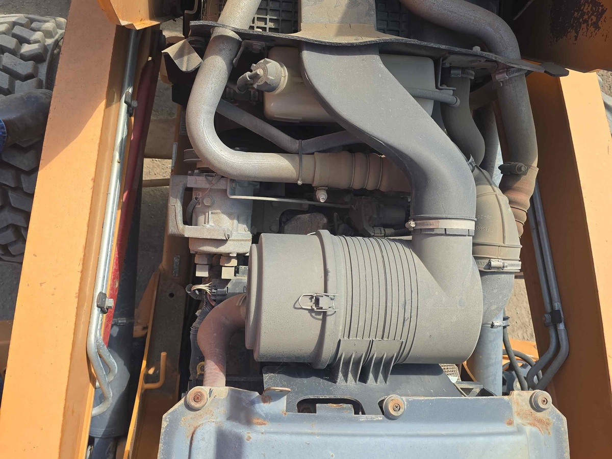 2013 Case 570N XT-14