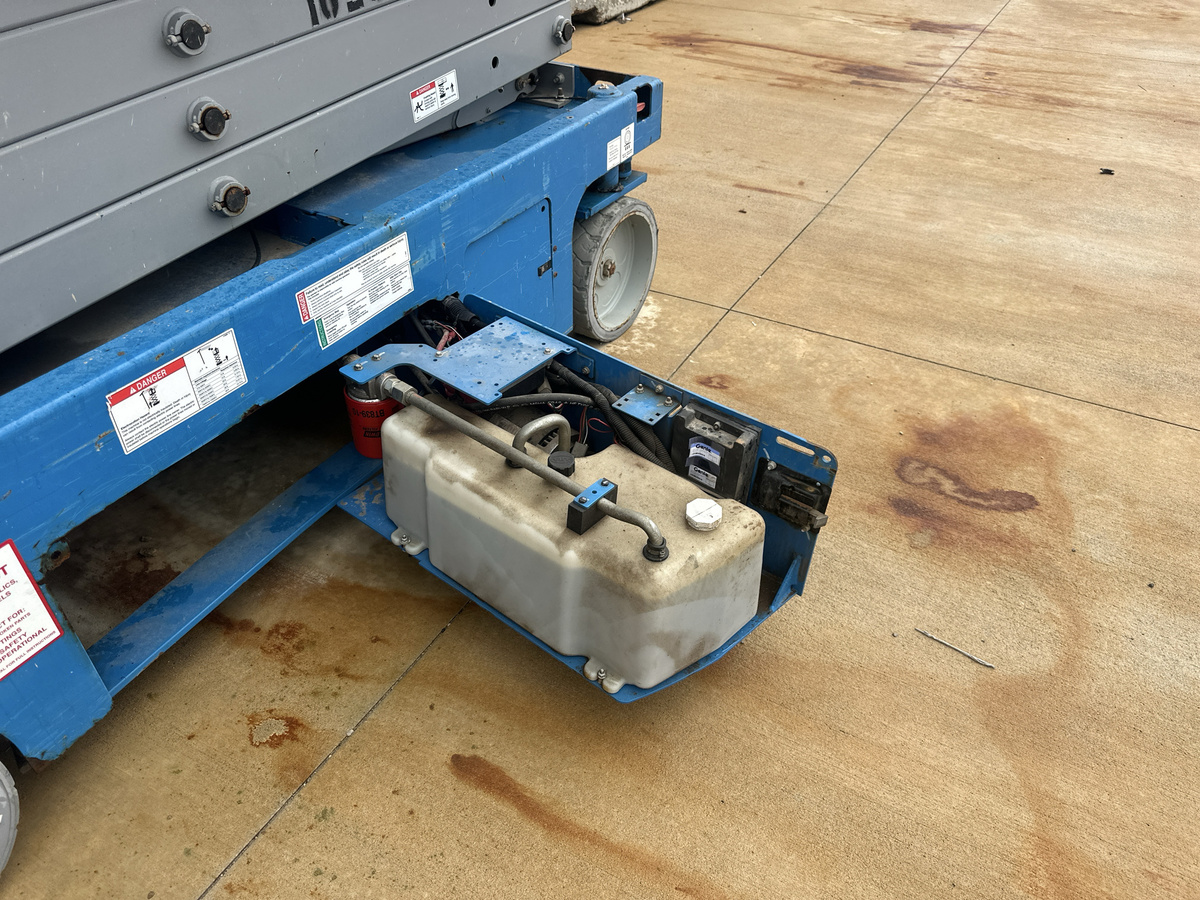 2017 Genie GS-4047-9