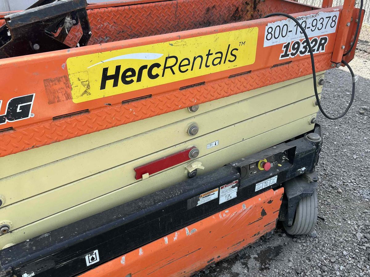 2018 JLG 1932R
