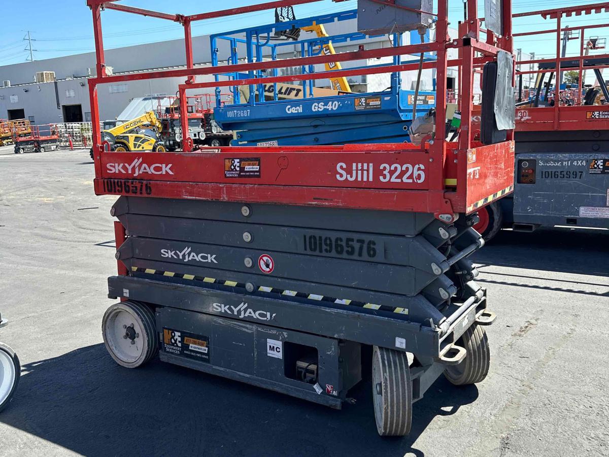 2016 Skyjack SJ3226