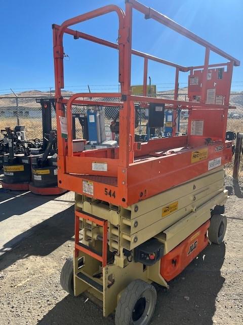 2017 JLG 2632ES