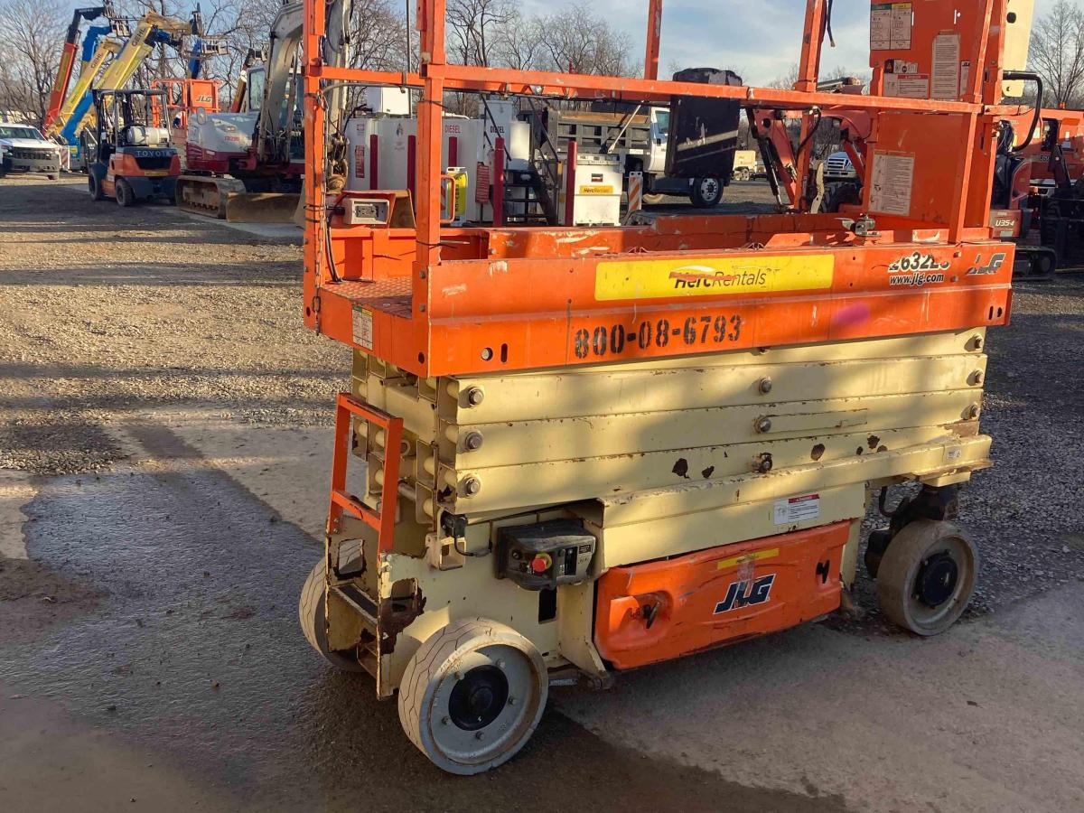 2015 JLG 2632ES