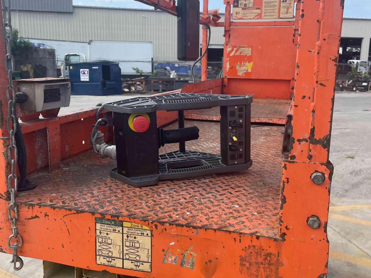2016 JLG 2632ES