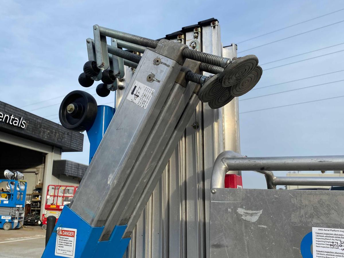 2019 Genie AWP-30S