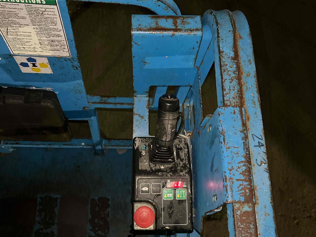 2016 Genie GS-3246
