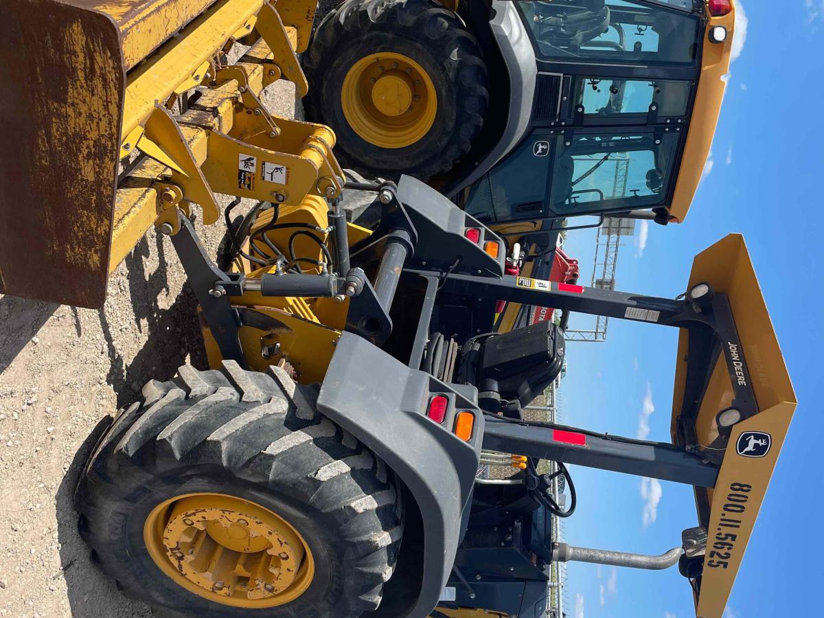 2016 John Deere 210LEP