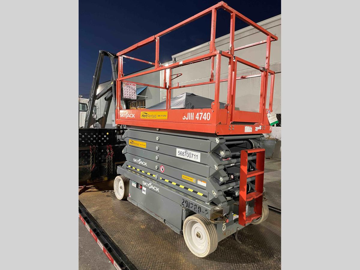 2017 Skyjack SJ4740