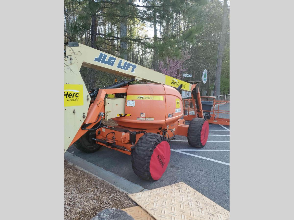 2014 JLG 600AJ