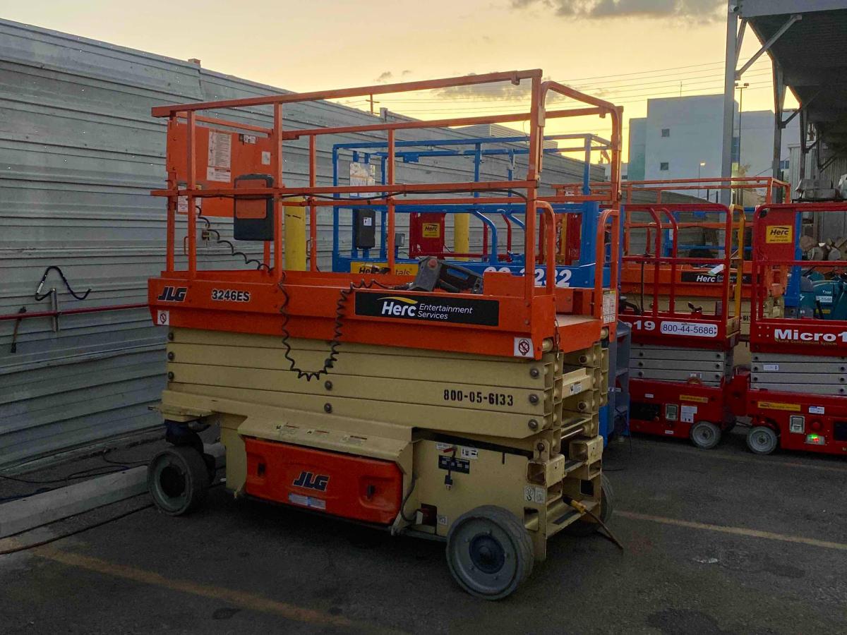 2015 JLG 3246ES