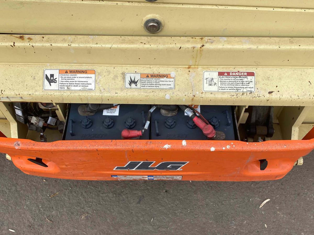 2016 JLG 3246ES