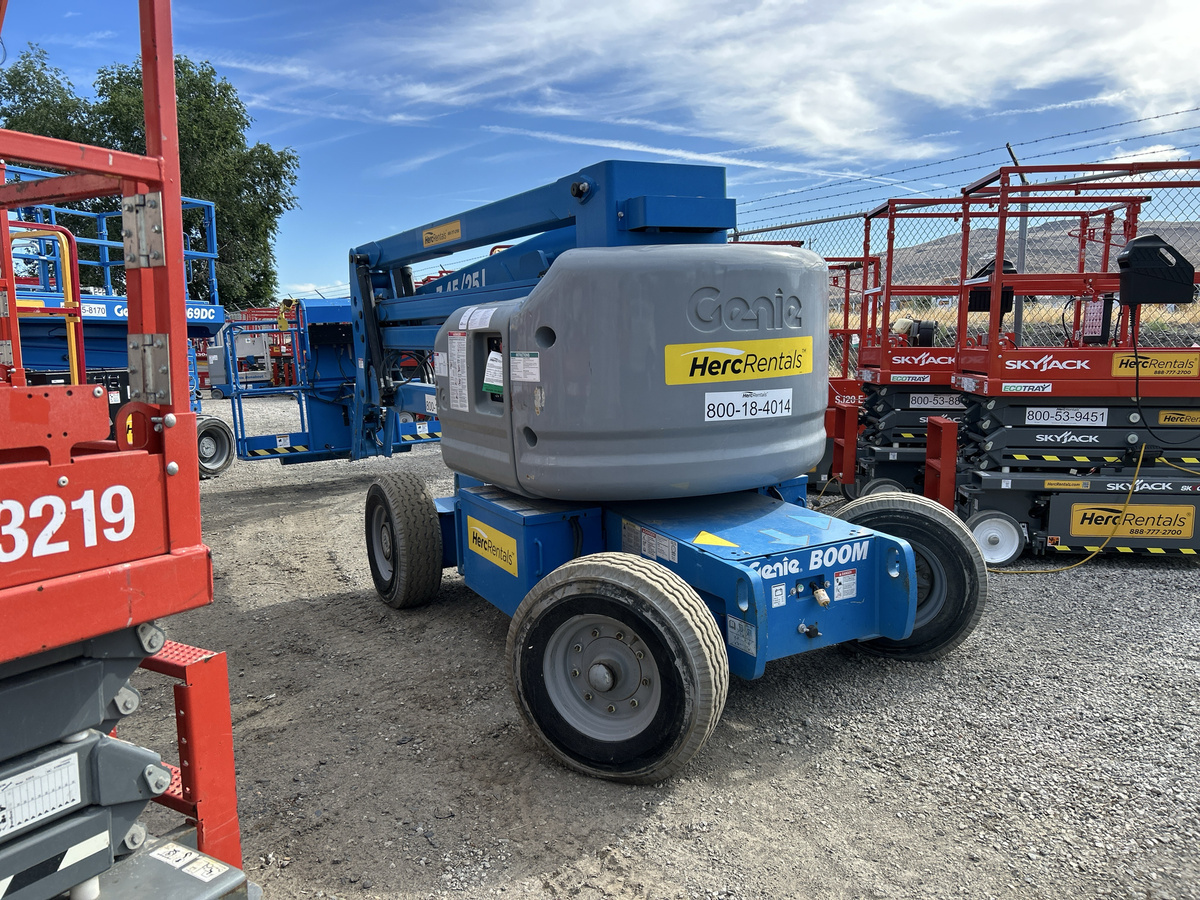 2017 Genie Z-45/25-2