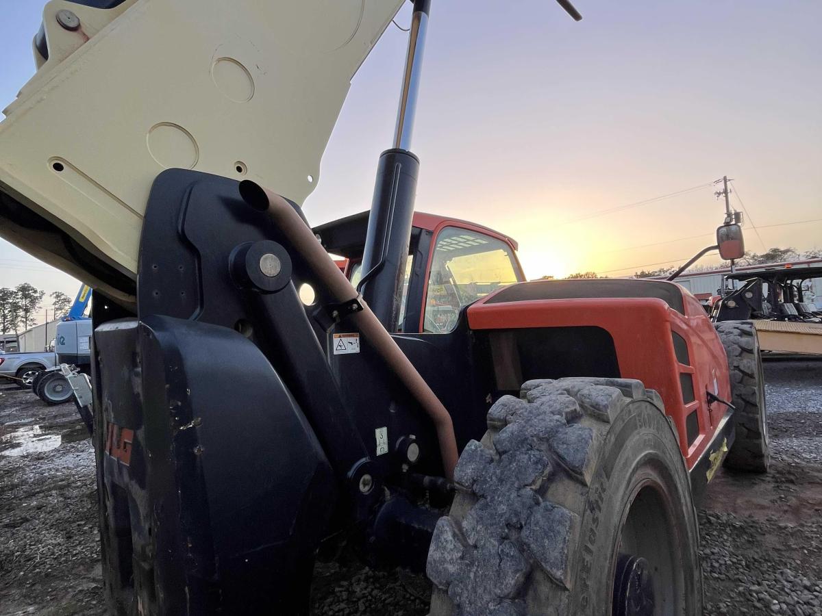 2018 JLG 1255