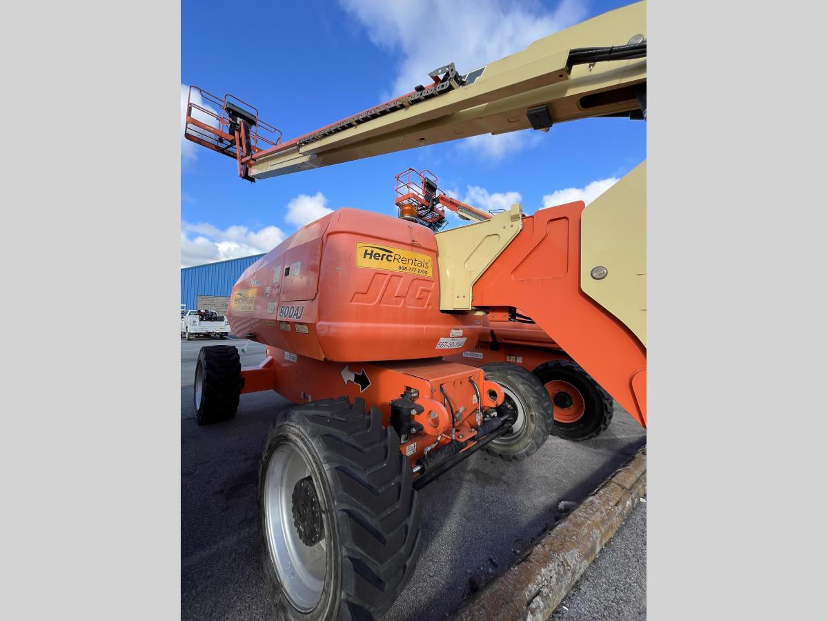 2015 JLG 800AJ