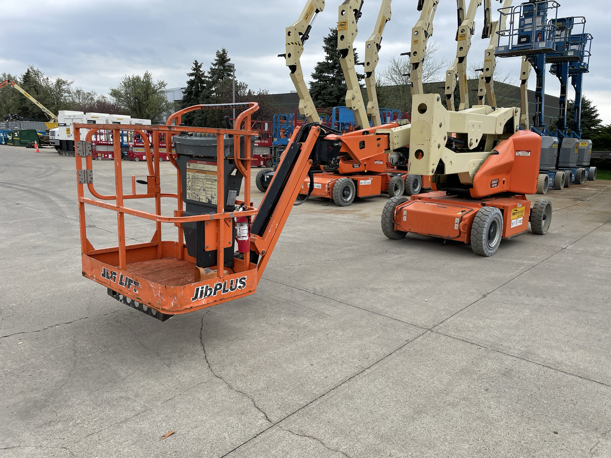 2015 JLG E400AJPN-4