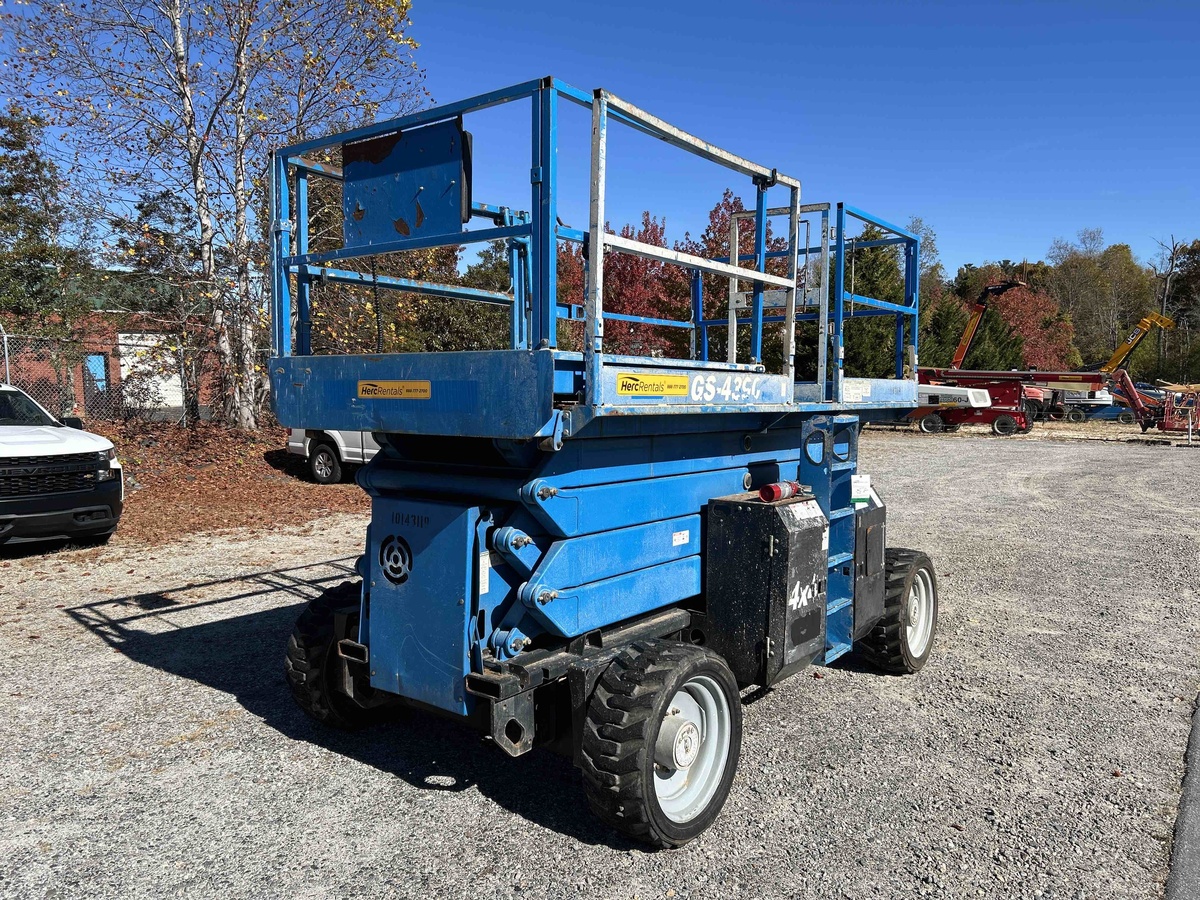 2014 Genie GS-4390 RT-2