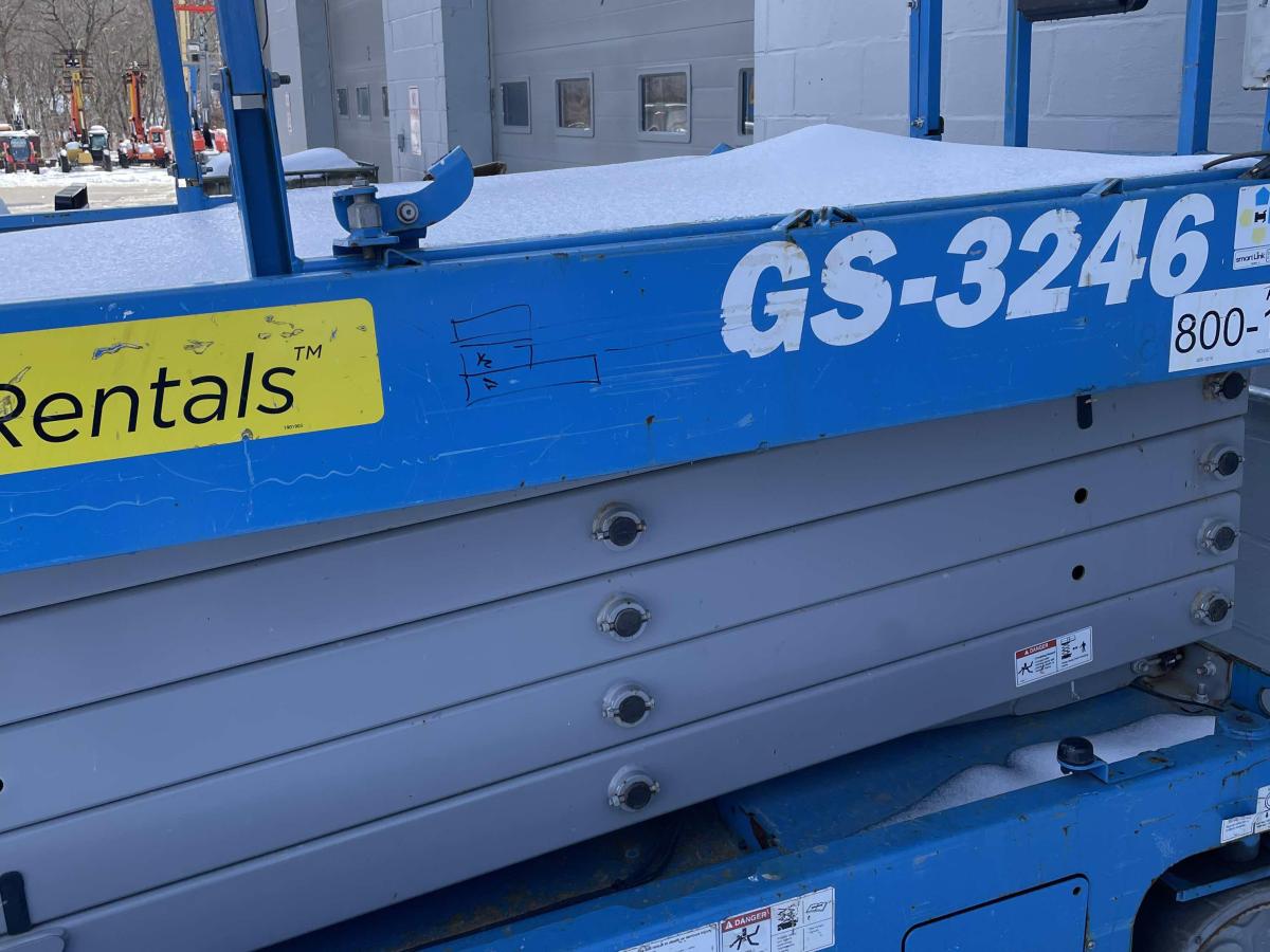 2017 Genie GS-3246