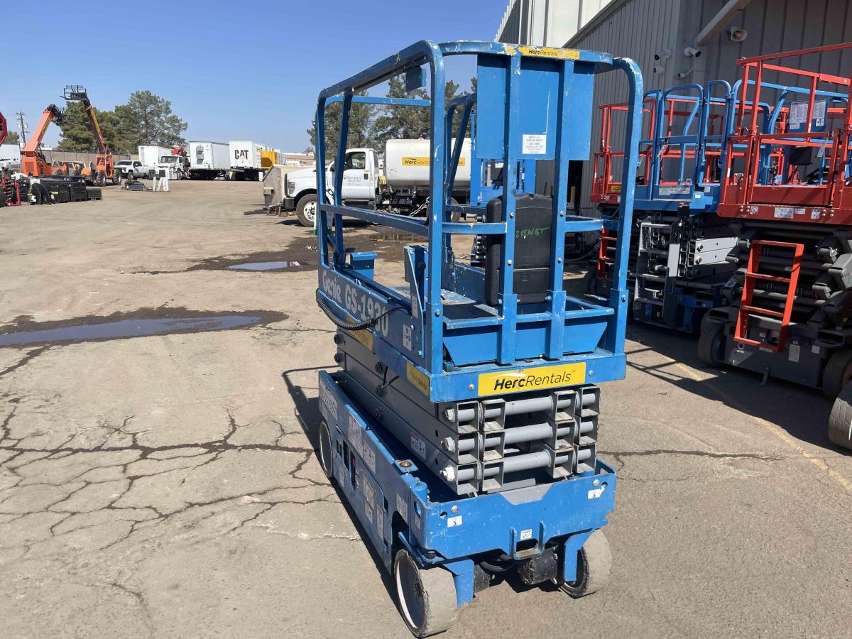 2018 Genie GS-1930